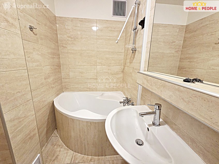 Pronájem bytu 3+kk 71 m^2 Křídlovická, Brno 