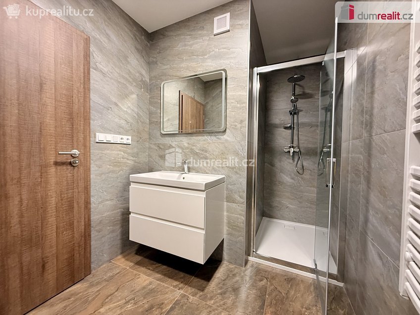 Pronájem  rodinného domu 163 m^2 Josefa Somra, Vracov 