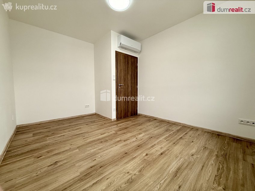 Pronájem  rodinného domu 163 m^2 Josefa Somra, Vracov 