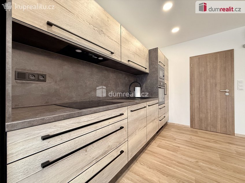 Pronájem  rodinného domu 163 m^2 Josefa Somra, Vracov 