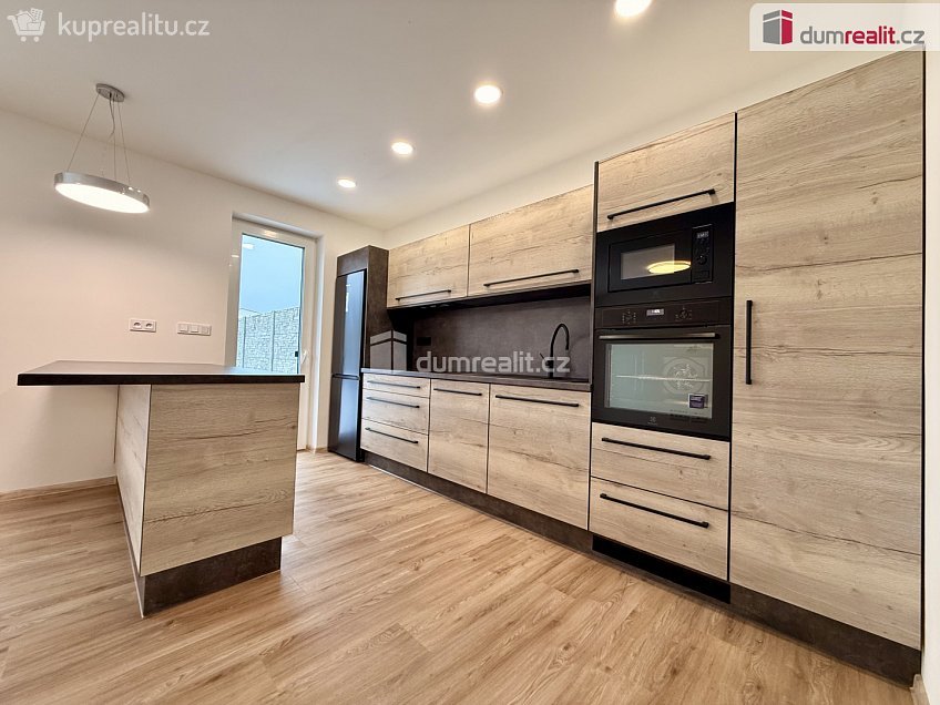 Pronájem  rodinného domu 163 m^2 Josefa Somra, Vracov 