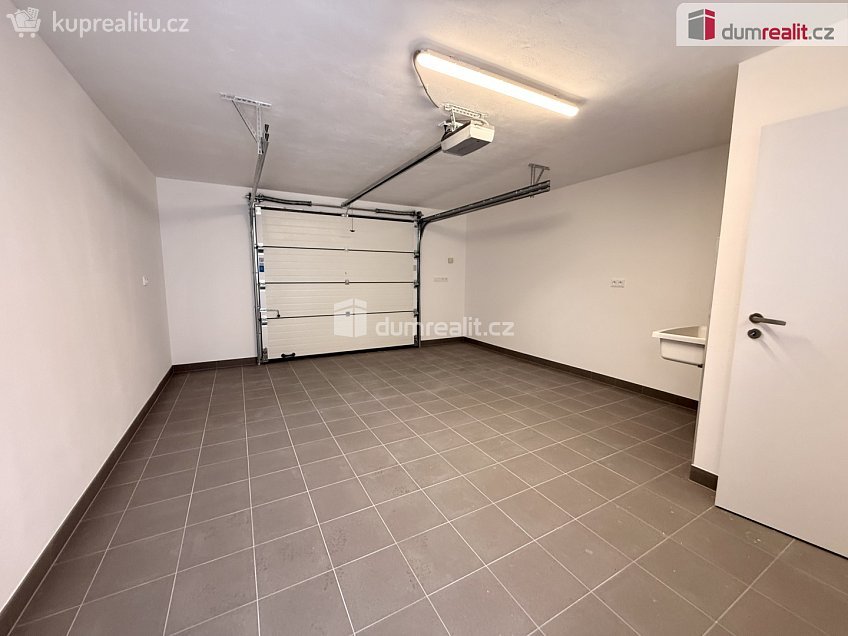 Pronájem  rodinného domu 163 m^2 Josefa Somra, Vracov 