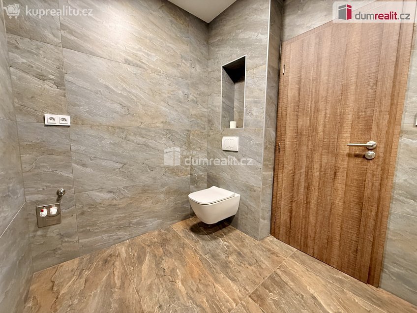 Pronájem  rodinného domu 163 m^2 Josefa Somra, Vracov 