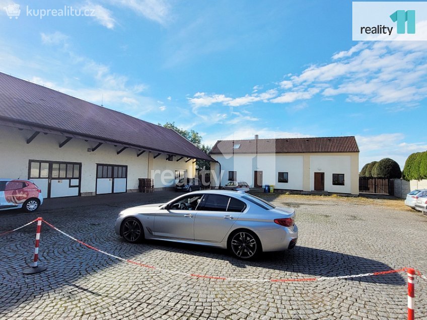 Prodej  výrobních prostor 1350 m^2 U Sokola, Hradec Králové 