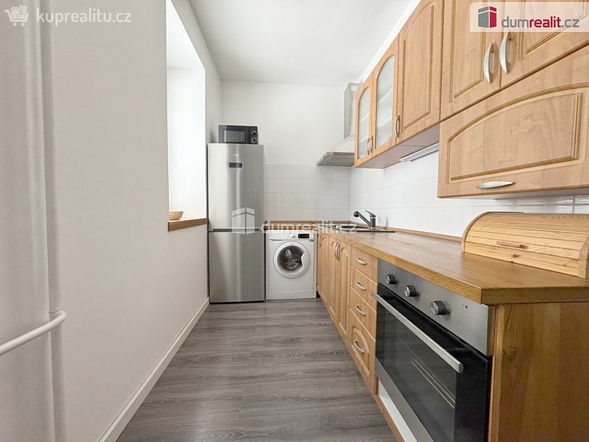 Pronájem bytu 1+1 40 m^2 náměstí Dr. Beneše, Chomutov 