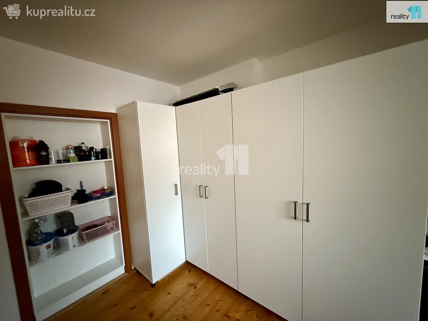 Pronájem bytu 2+kk 40 m^2 Západní, Karlovy Vary 