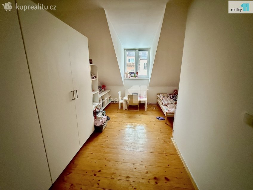 Pronájem bytu 2+kk 40 m^2 Západní, Karlovy Vary 