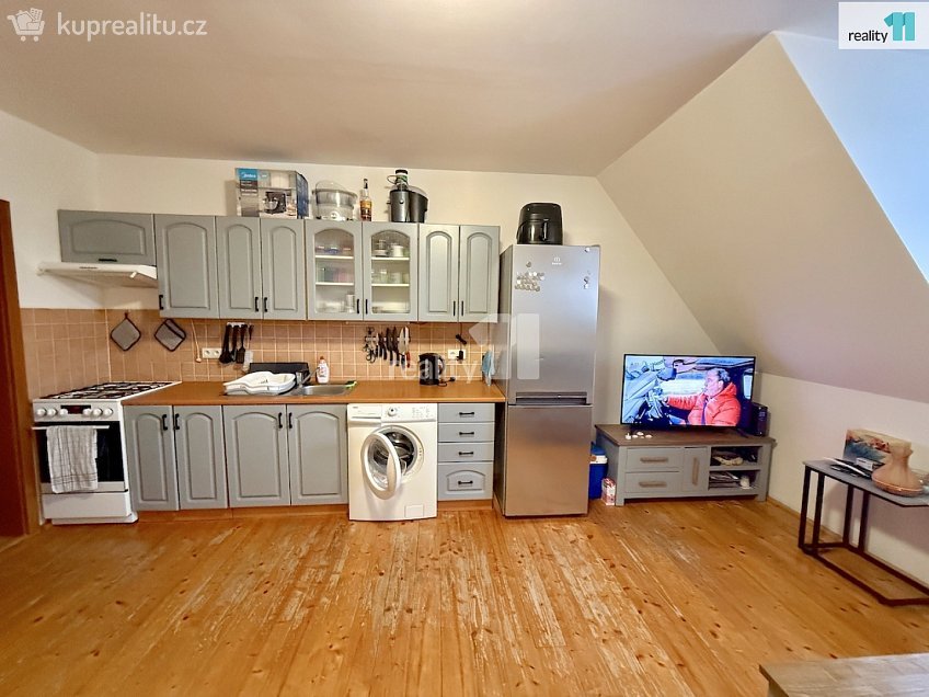 Pronájem bytu 2+kk 40 m^2 Západní, Karlovy Vary 