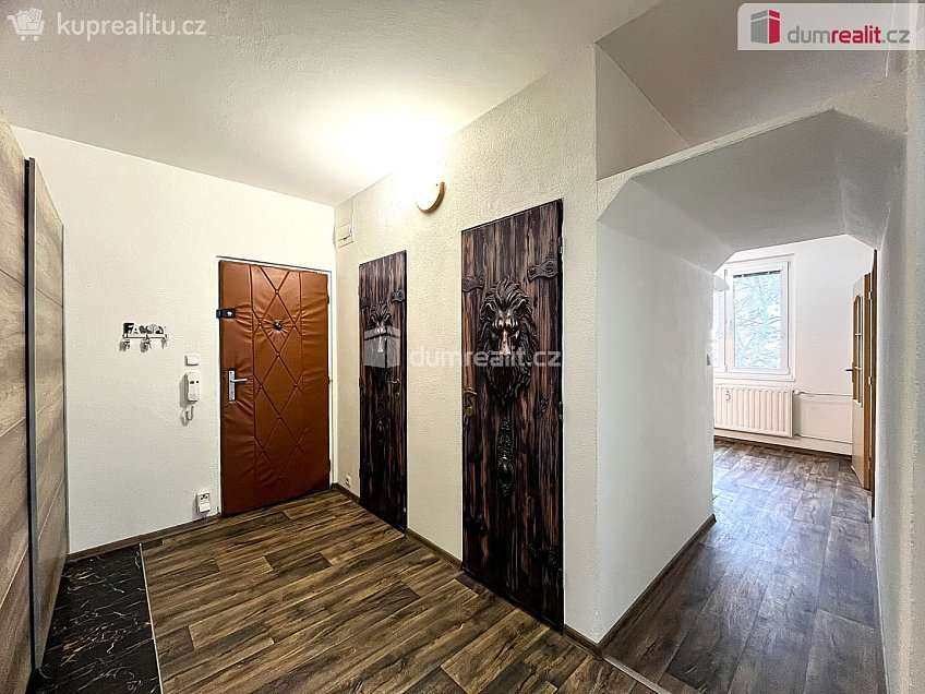 Prodej bytu 4+1 77 m^2 Mírová, Loket 