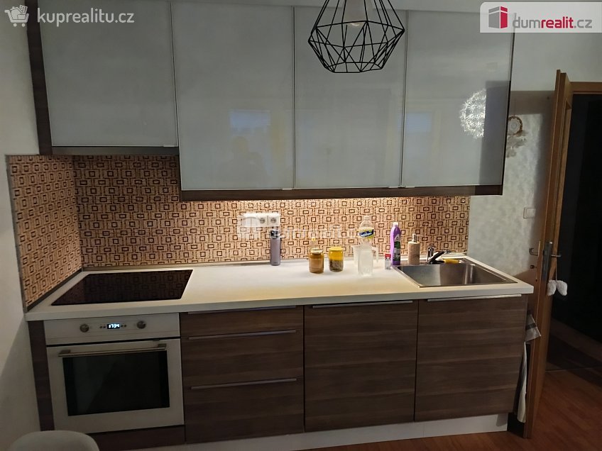 Pronájem bytu 2+kk 55 m^2 V Roháči I., Jesenice 