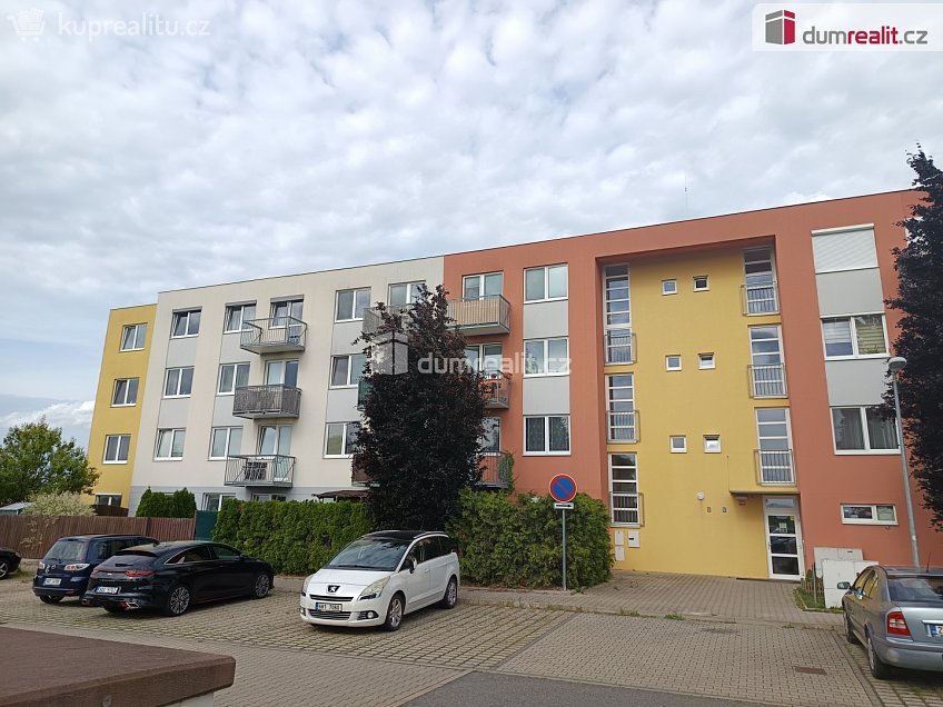 Pronájem bytu 2+kk 55 m^2 V Roháči I., Jesenice 