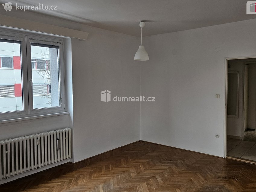 Pronájem bytu 2+1 64 m^2 Podolská, Praha 4 