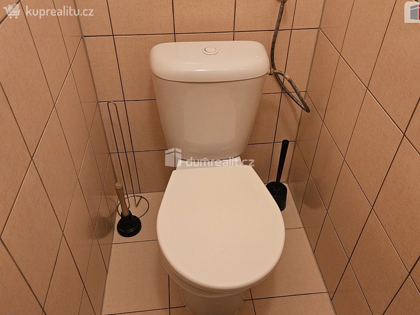 Pronájem bytu 2+1 64 m^2 Podolská, Praha 4 