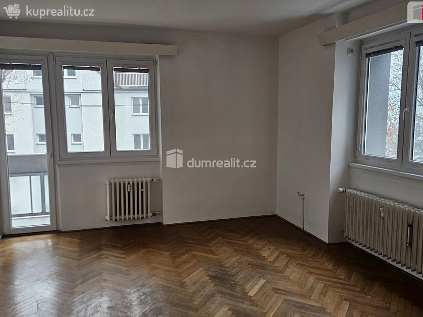 Pronájem bytu 2+1 64 m^2 Podolská, Praha 4 