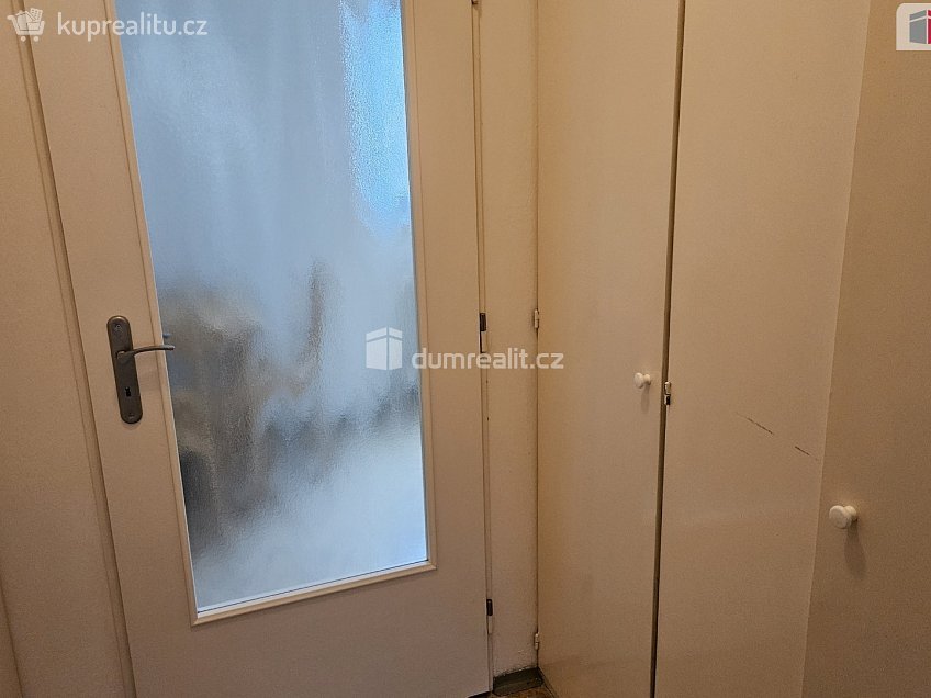 Pronájem bytu 2+1 64 m^2 Podolská, Praha 4 