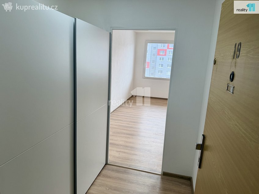 Pronájem bytu 1+kk 31 m^2 Hodonínská, Plzeň 