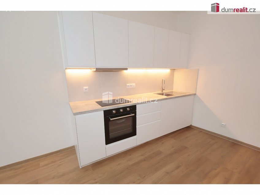 Pronájem bytu 2+kk 57 m^2 Mrštíkova, Praha 10 