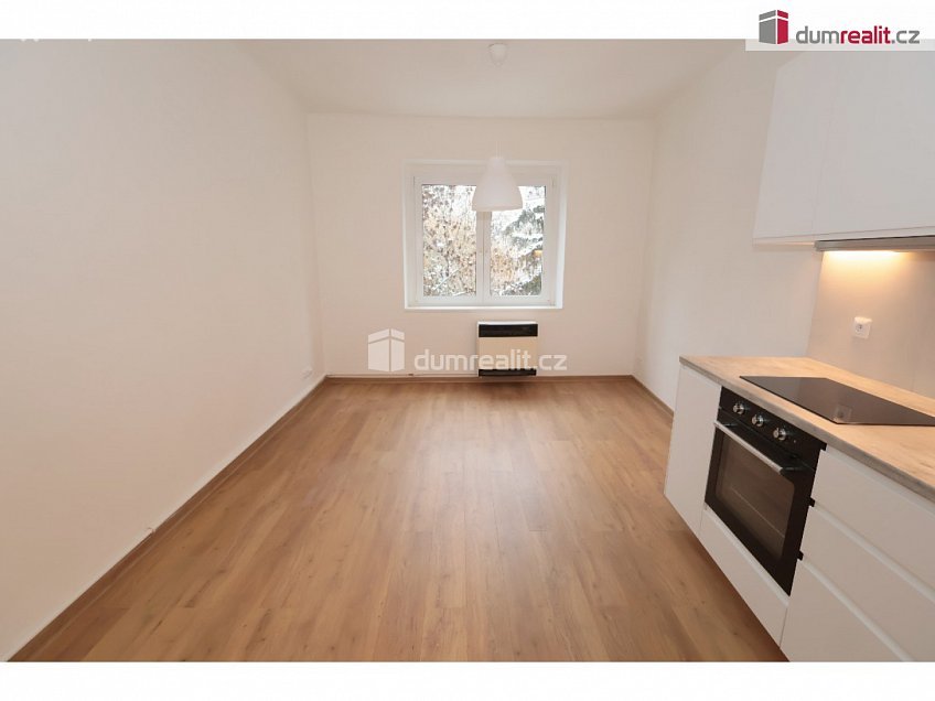 Pronájem bytu 2+kk 57 m^2 Mrštíkova, Praha 10 