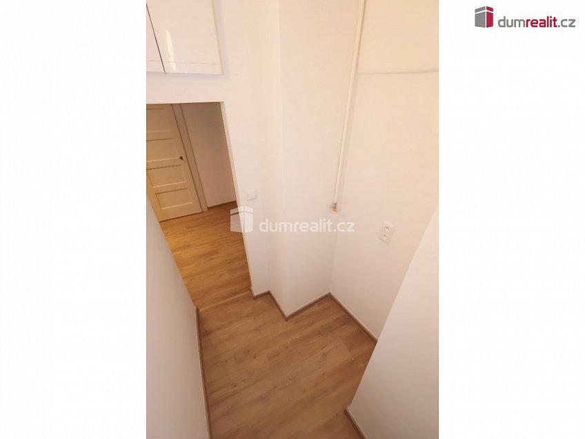 Pronájem bytu 2+kk 57 m^2 Mrštíkova, Praha 10 