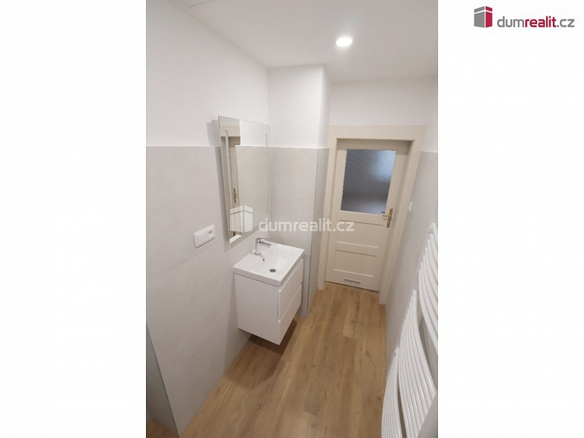 Pronájem bytu 2+kk 57 m^2 Mrštíkova, Praha 10 