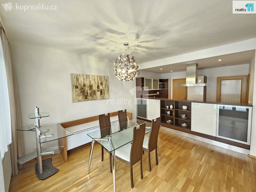 Pronájem bytu 2+kk 72 m^2 Hlubocká, Praha 5 