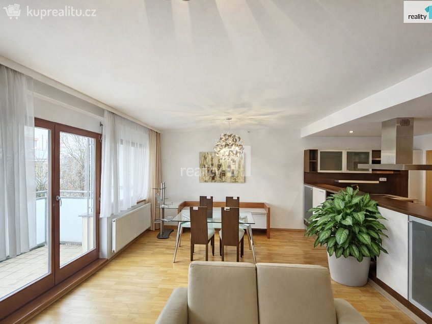 Pronájem bytu 2+kk 72 m^2 Hlubocká, Praha 5 