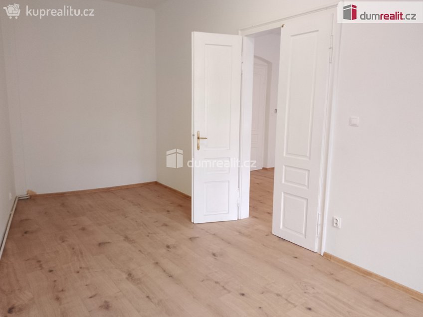 Pronájem bytu 3+1 93 m^2 Sokolovská, Karlovy Vary 