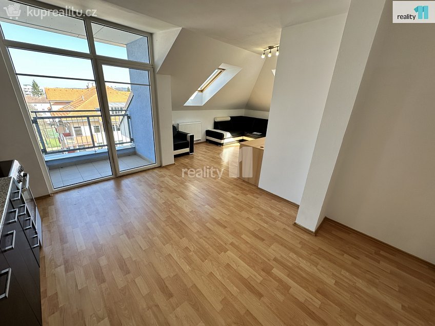 Pronájem bytu 2+kk 58 m^2 U Sokolovny, Humpolec 