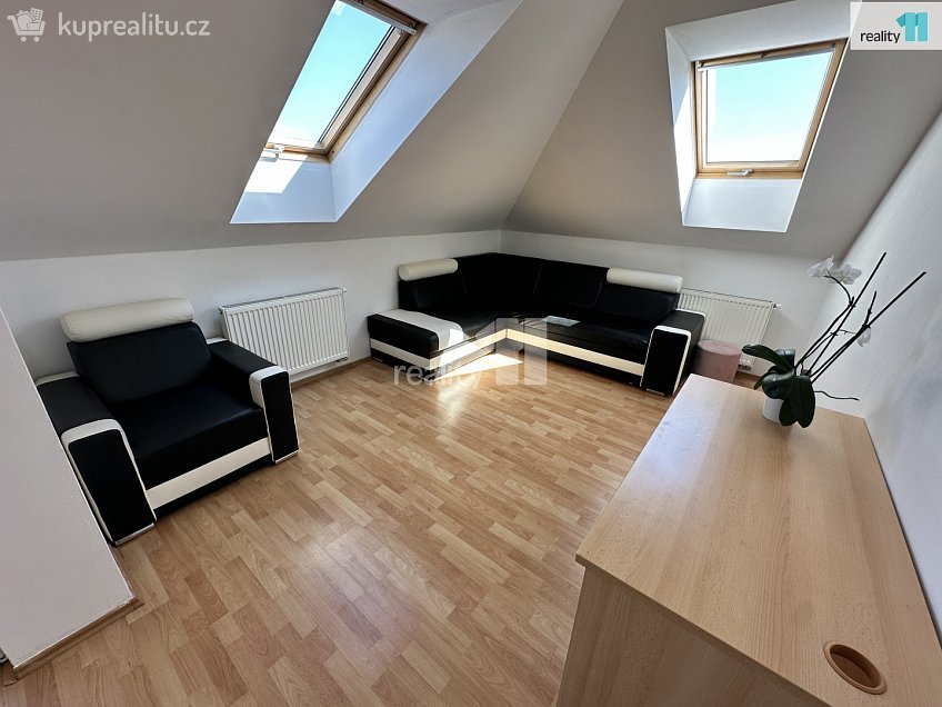 Pronájem bytu 2+kk 58 m^2 U Sokolovny, Humpolec 