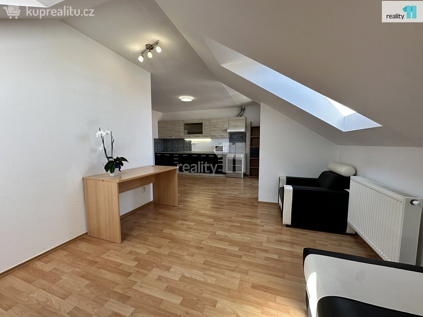 Pronájem bytu 2+kk 58 m^2 U Sokolovny, Humpolec 