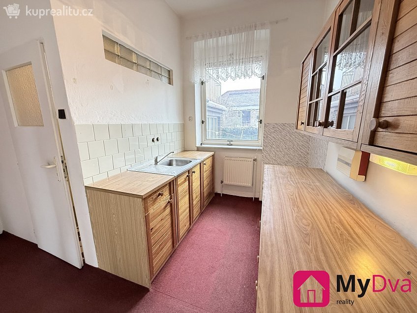 Pronájem bytu 1+1 40 m^2 Hálkova, Znojmo 