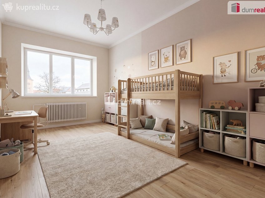 Prodej  rodinného domu 200 m^2 náměstí, Kravaře 