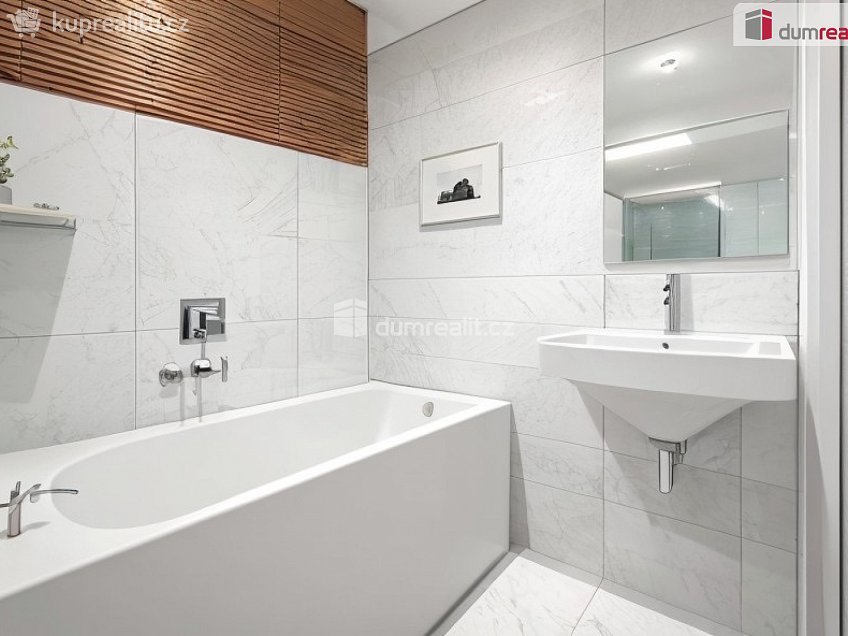 Prodej  rodinného domu 531 m^2 Lovečkovice, Lovečkovice 