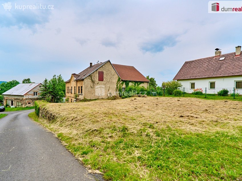 Prodej  rodinného domu 531 m^2 Lovečkovice, Lovečkovice 