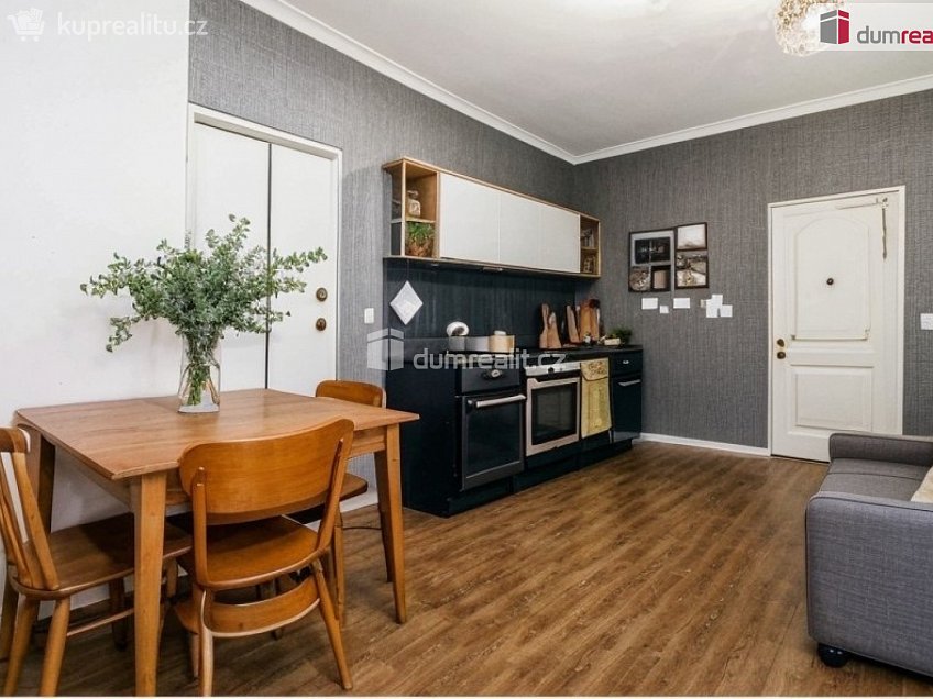 Prodej  rodinného domu 531 m^2 Lovečkovice, Lovečkovice 