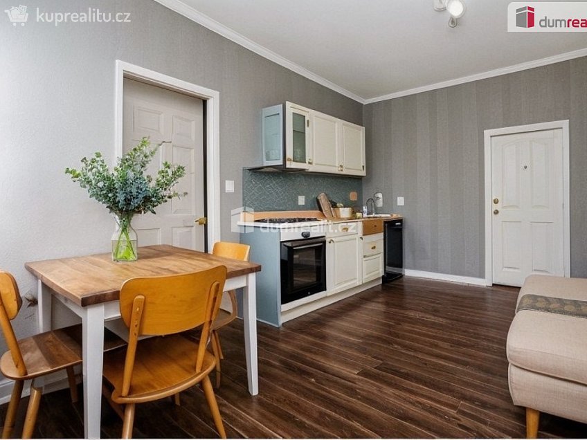 Prodej  rodinného domu 531 m^2 Lovečkovice, Lovečkovice 