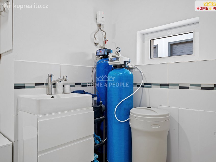 Prodej  rodinného domu 166 m^2 Rostoklaty, Rostoklaty 