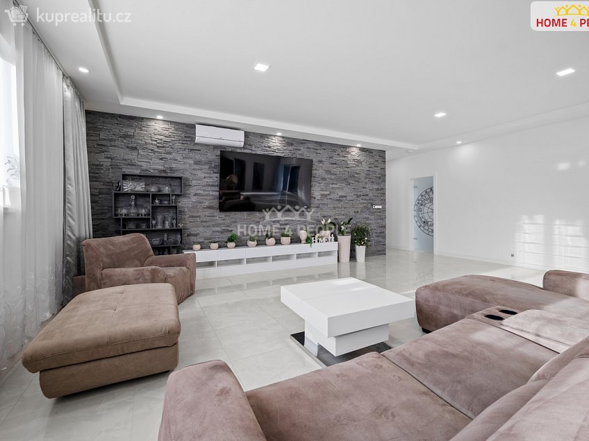 Prodej  rodinného domu 166 m^2 Rostoklaty, Rostoklaty 