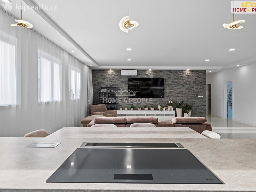 Prodej  rodinného domu 166 m^2 Rostoklaty, Rostoklaty 