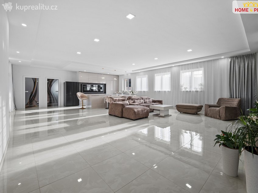 Prodej  rodinného domu 166 m^2 Rostoklaty, Rostoklaty 