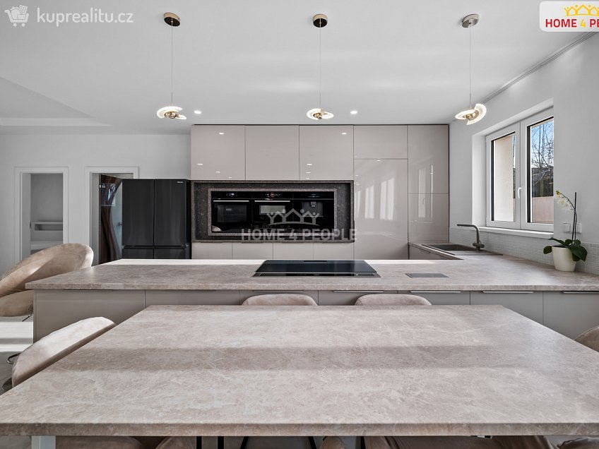 Prodej  rodinného domu 166 m^2 Rostoklaty, Rostoklaty 