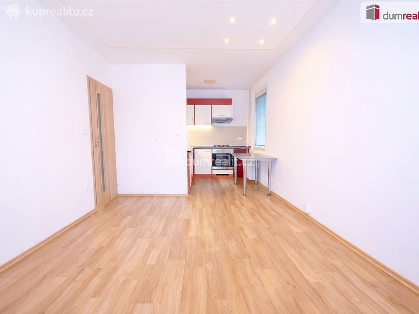 Pronájem bytu 2+kk 41 m^2 Podle Kačerova, Praha 4 