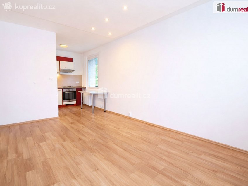 Pronájem bytu 2+kk 41 m^2 Podle Kačerova, Praha 4 