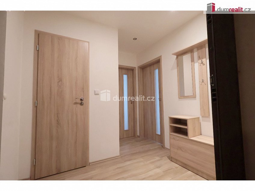 Pronájem bytu 2+kk 41 m^2 Podle Kačerova, Praha 4 