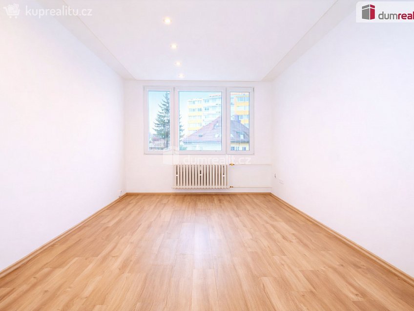 Pronájem bytu 2+kk 41 m^2 Podle Kačerova, Praha 4 