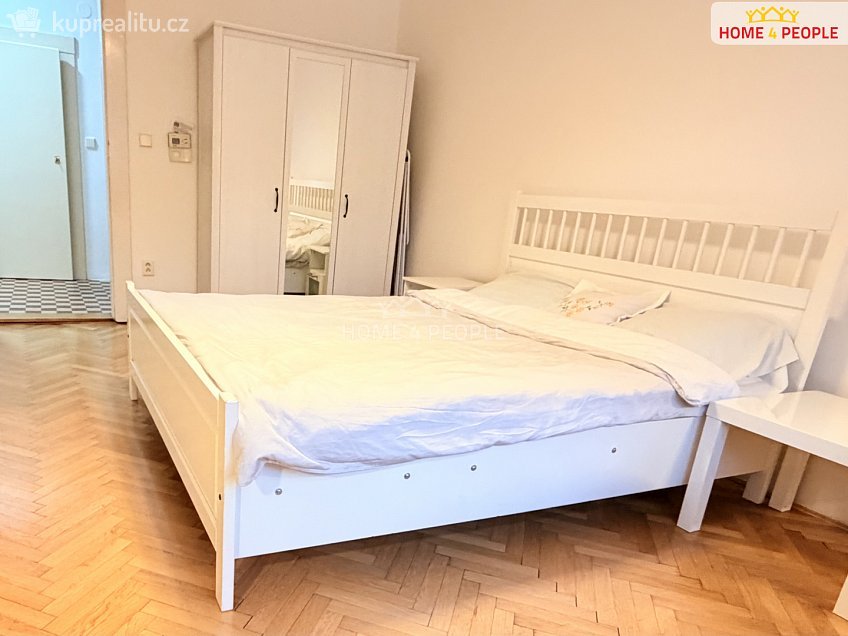 Pronájem bytu 2+kk 55 m^2 Biskupcova, Praha 3 