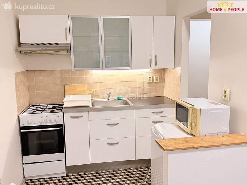 Pronájem bytu 2+kk 55 m^2 Biskupcova, Praha 3 