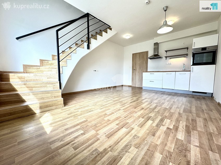 Pronájem bytu 3+kk 77 m^2 Lidická, Jeneč 