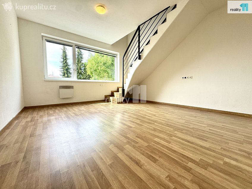 Pronájem bytu 3+kk 77 m^2 Lidická, Jeneč 