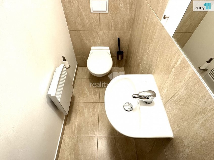 Pronájem bytu 3+kk 77 m^2 Lidická, Jeneč 